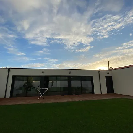 Bord De Willa Belinho